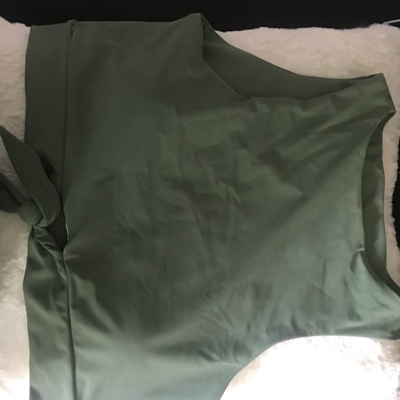 Bathing Suit - Picture 2 of 6